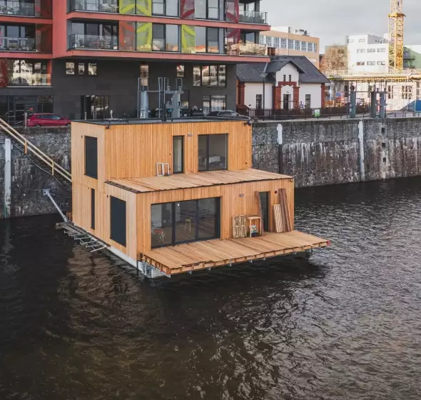 Faircraft - stavba houseboatu